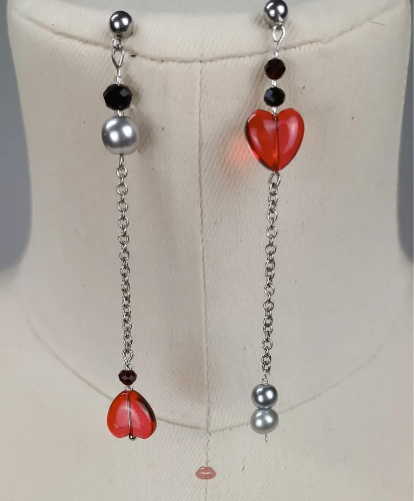 Pendientes largos de corazones y perlas naturales | Joyería artesanal Tarragona