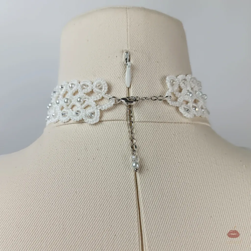 Gargantilla de novia ultraligera blanca con perlas personalizada Tarragona.webp