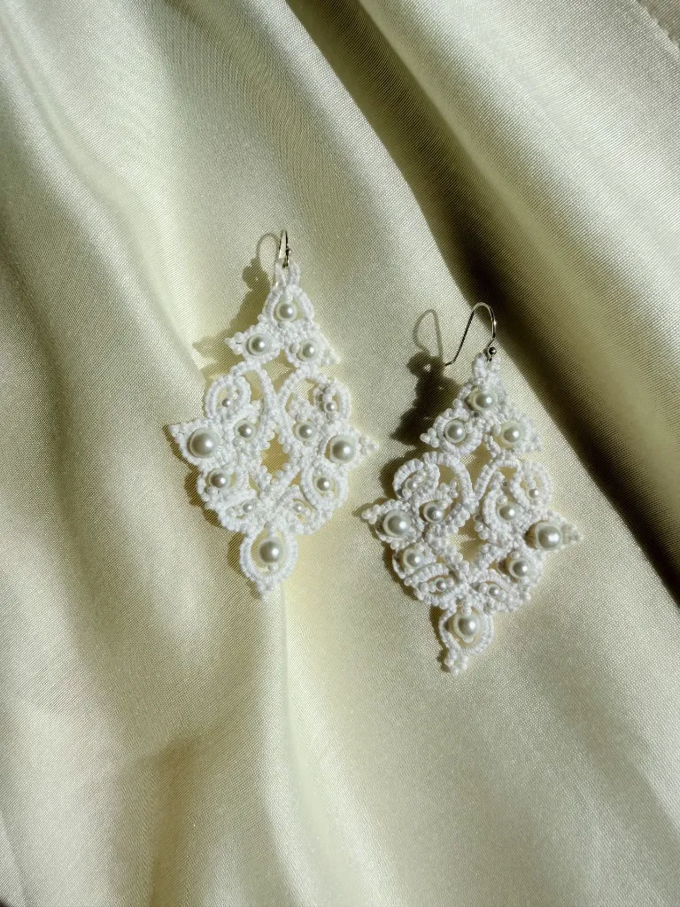 Pendientes livianos de mujer fiestas para llevar todo el día .webp