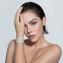 Brazalete para novia con perlas blancas y cristales transparentes | Diseño ultraligero